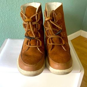 Last season. Great shape. Kids size 3.
